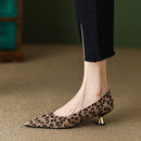 Zaria Sapato Scarpin Feminino de Salto Baixo Bico Fino - Oncinha